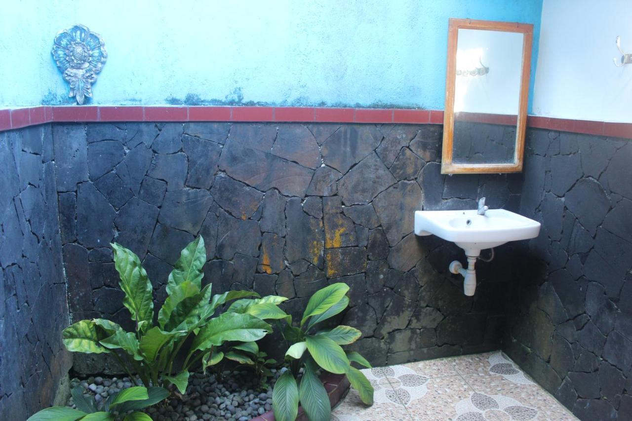 Pondok Lembah Dukuh Homestay Каранґасем Екстер'єр фото