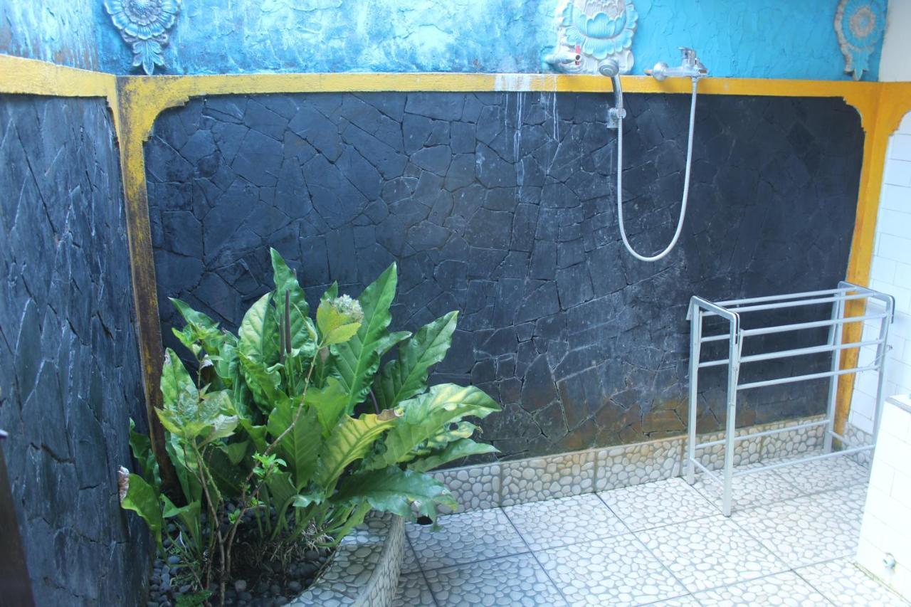 Pondok Lembah Dukuh Homestay Каранґасем Екстер'єр фото